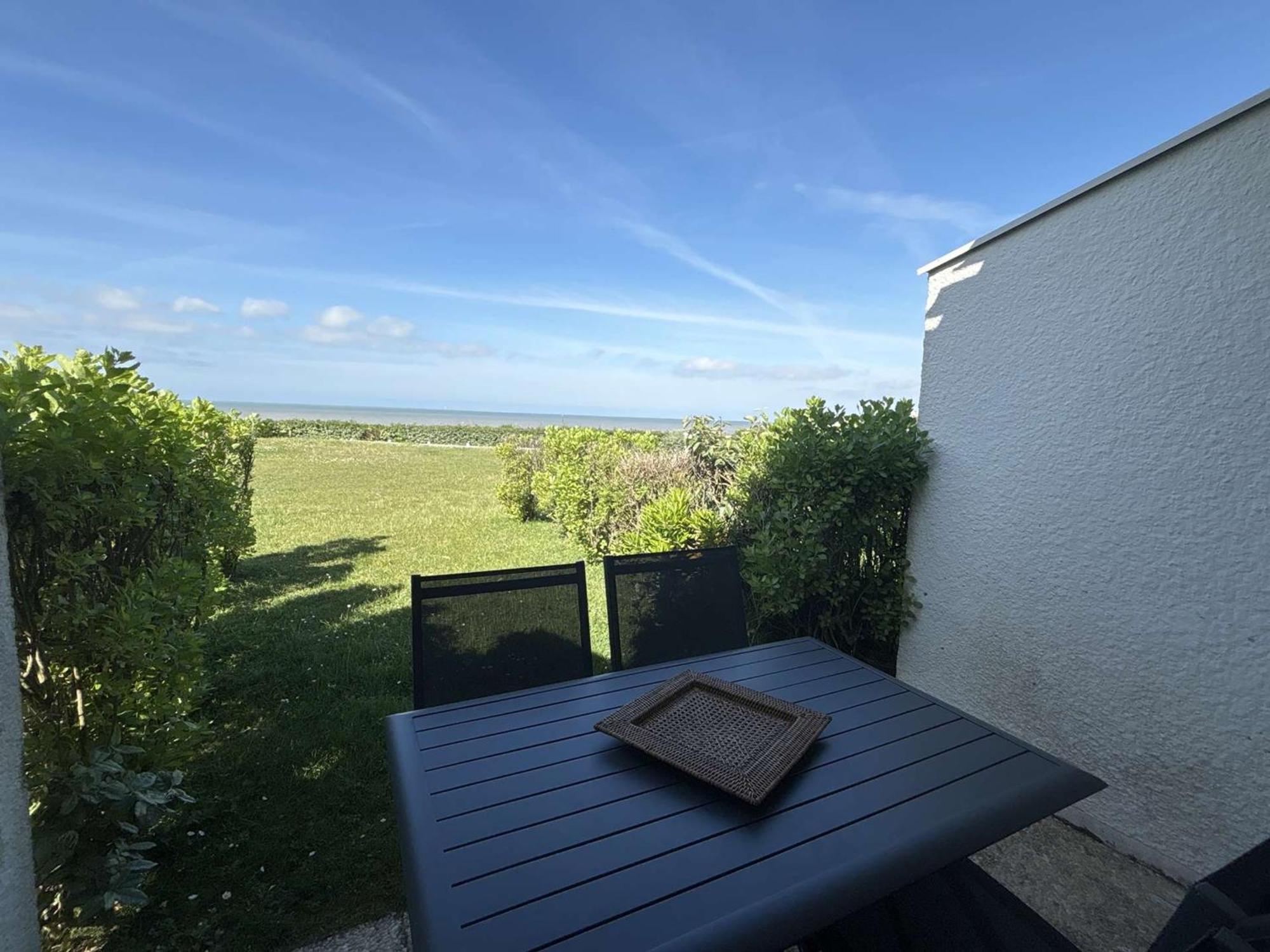 Studio En Bord De Mer A Royan, Parking, Tv, Tout Equipe - Fr-1-494-67 Exterior photo