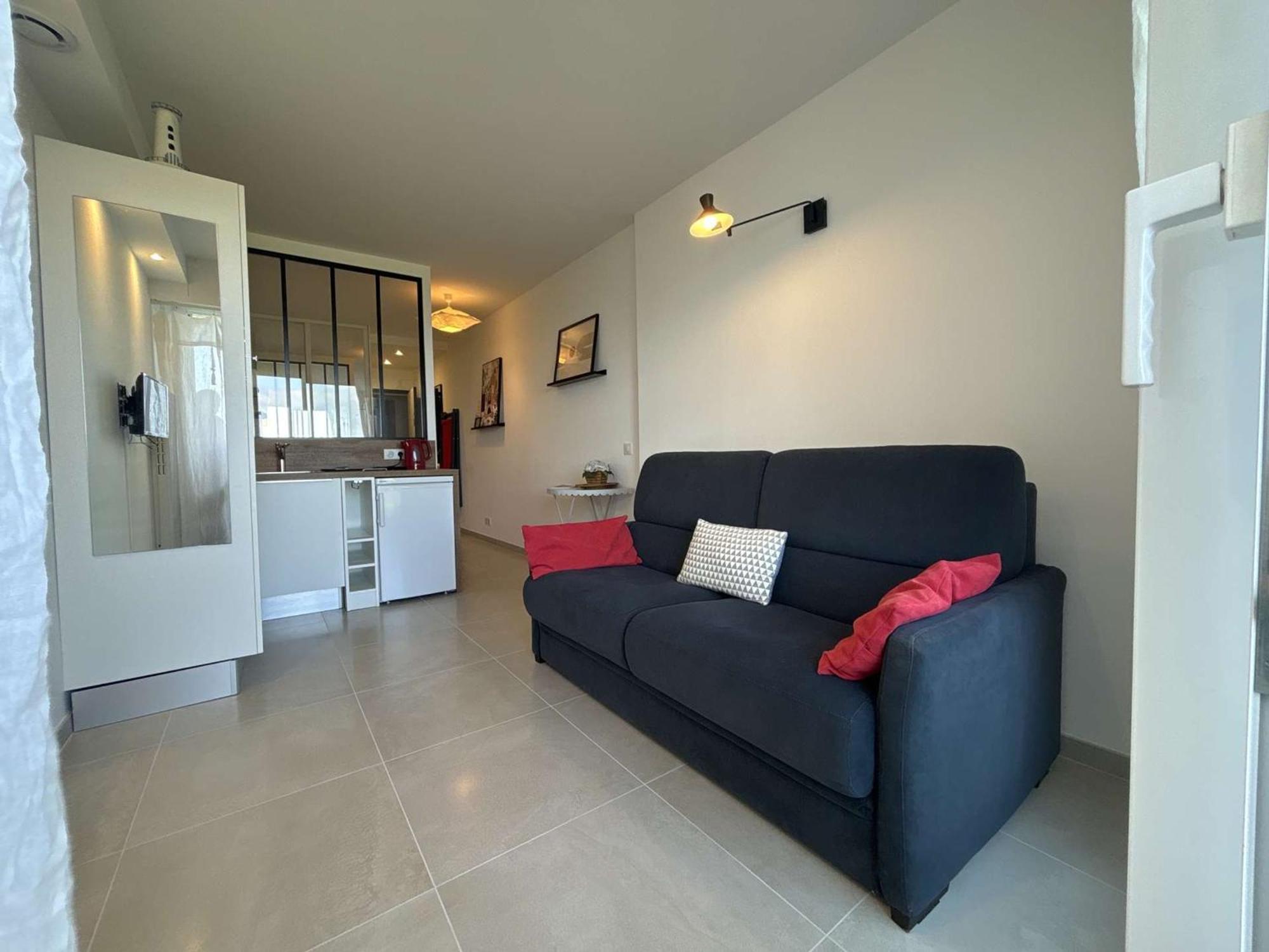 Studio En Bord De Mer A Royan, Parking, Tv, Tout Equipe - Fr-1-494-67 Exterior photo