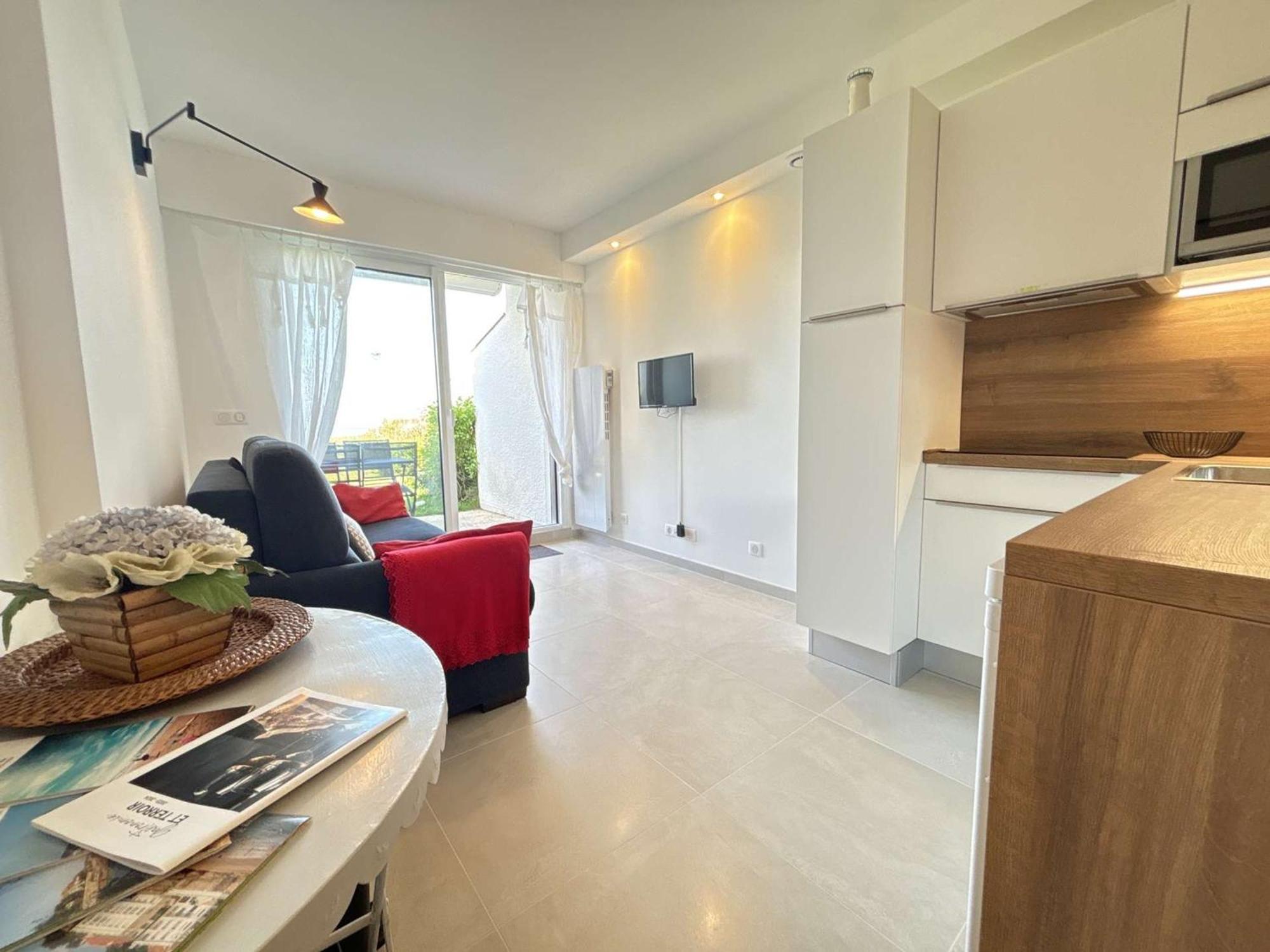 Studio En Bord De Mer A Royan, Parking, Tv, Tout Equipe - Fr-1-494-67 Exterior photo